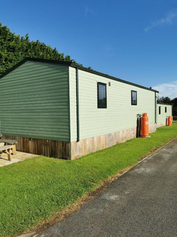 Woofles Luxury Caravan At Knaresborough Lido Ngoại thất bức ảnh