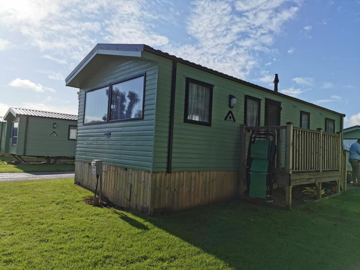 Woofles Luxury Caravan At Knaresborough Lido Ngoại thất bức ảnh